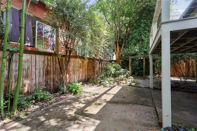 1665 Dufossat St, New Orleans, LA 70115 - view of patio / terrace