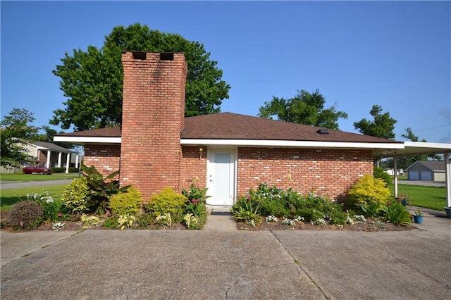 102 Apple Ct, Luling, LA 70070 - view of front of house featuring a chimney and brick siding