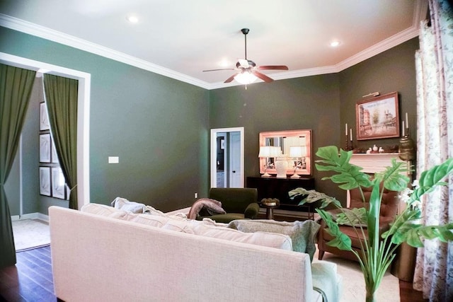 43357 Quiet Lake Dr, Hammond, LA 70403 - living room with ornamental molding, wood finished floors, a ceiling fan, recessed lighting, and baseboards