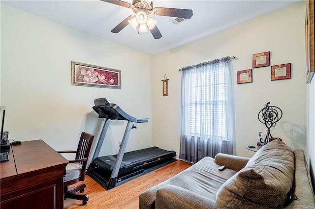 1326 Prentiss Ave, New Orleans, LA 70122 - home office featuring light wood-type flooring and a ceiling fan