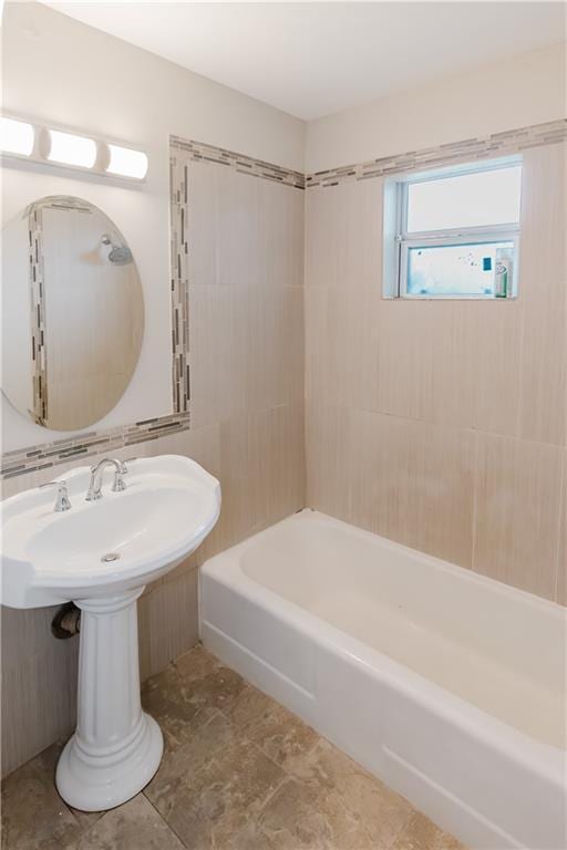 1801 River Oaks Dr, New Orleans, LA 70131 - bathroom with tub / shower combination