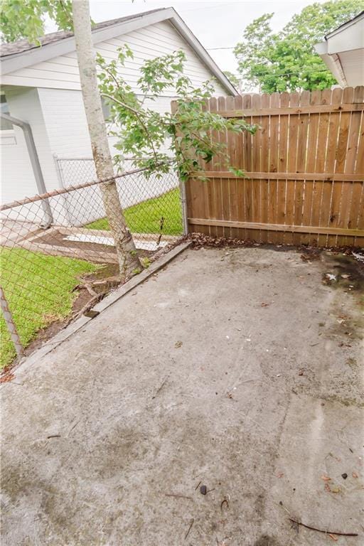 1801 River Oaks Dr, New Orleans, LA 70131 - view of patio