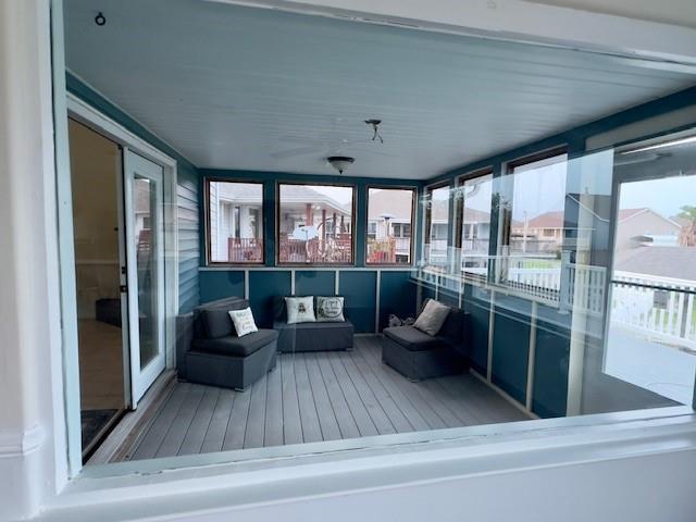 4231 San Trovaso St, New Orleans, LA 70129 - sunroom / solarium with an outdoor hangout area