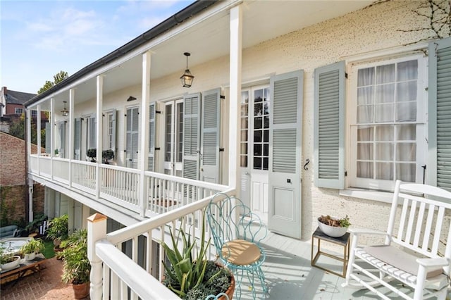 927 Dauphine St, New Orleans, LA 70116 - view of porch