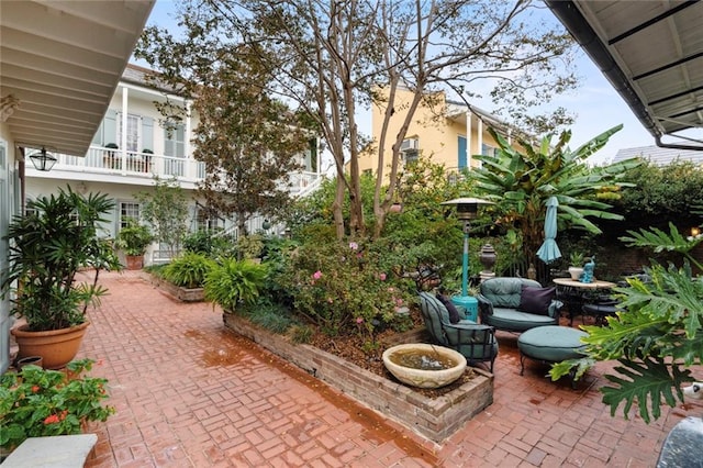 927 Dauphine St, New Orleans, LA 70116 - view of patio / terrace