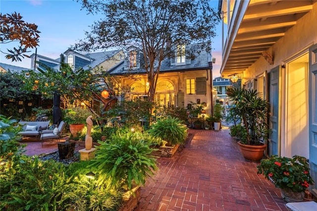 927 Dauphine St, New Orleans, LA 70116 - view of patio with an outdoor hangout area