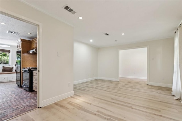 4517 Bissonet Dr, Metairie, LA 70003 - empty room featuring recessed lighting, baseboards, and ornamental molding