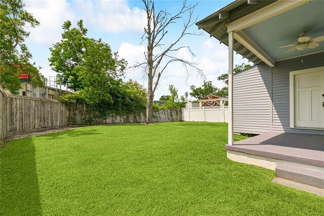 220 Moss Ln, River Ridge, LA 70123 - view of yard with ceiling fan