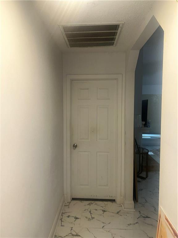 2227 Pine Valley Dr, La Place, LA 70068 - view of hall