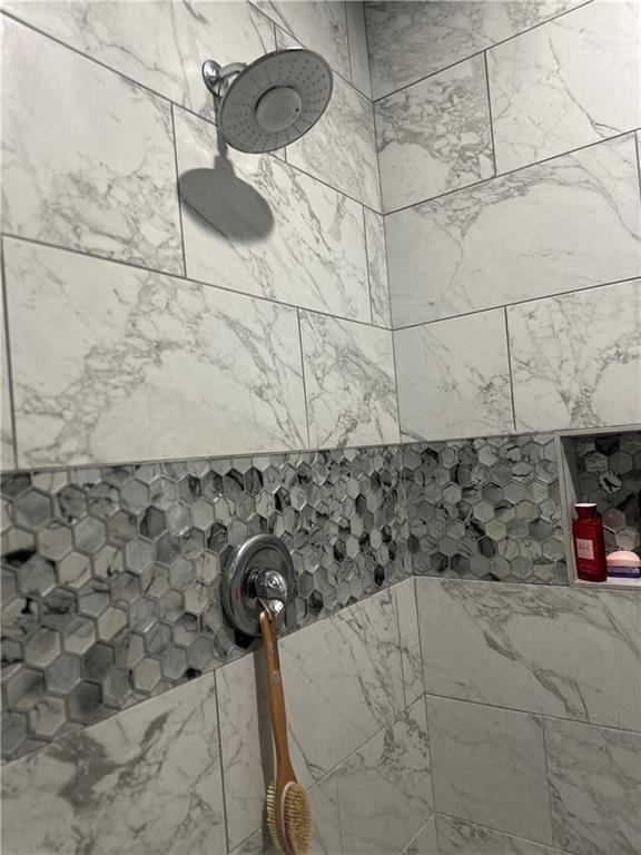 131 Belle Grove Dr, La Place, LA 70068 - bathroom view of a tile shower