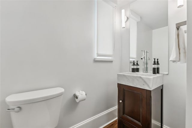 3 Fairview Ct, Metairie, LA 70005 - half bath with toilet and vanity