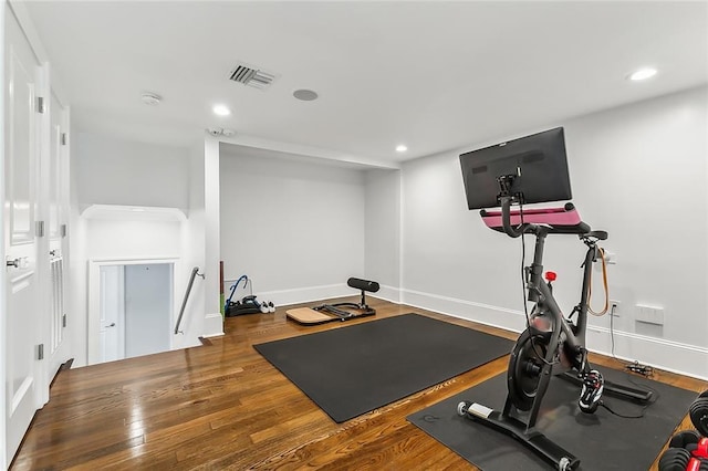 3 Fairview Ct, Metairie, LA 70005 - workout area featuring wood finished floors, recessed lighting, and baseboards