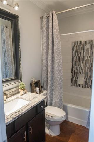 28209 Honey Beagle Ln, Ponchatoula, LA 70454 - bathroom with vanity, toilet, shower / bath combination with curtain, and wood finished floors