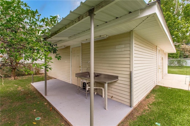 2904 Lloyds Ave, Chalmette, LA 70043 - view of patio / terrace