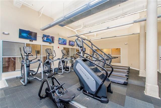 920 Poeyfarre St Unit 176, New Orleans, LA 70130 - view of workout area