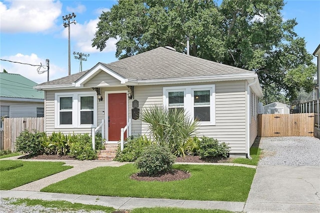 725 N Turnbull Dr, Metairie, LA 70001 - bungalow-style house featuring a shingled roof