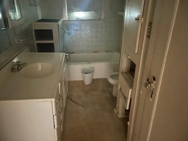 312 Central Ave, Reserve, LA 70084 - bathroom with vanity, a tub to relax in, and toilet