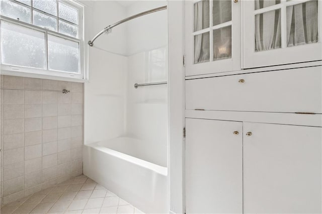 5524 S Galvez St, New Orleans, LA 70125 - full bath featuring bathing tub / shower combination