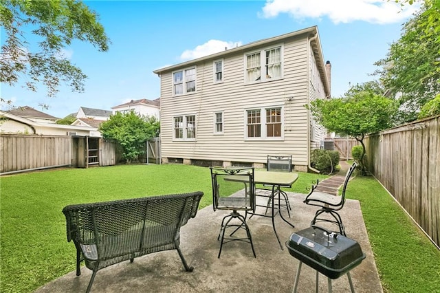5524 S Galvez St, New Orleans, LA 70125 - back of property with a patio area