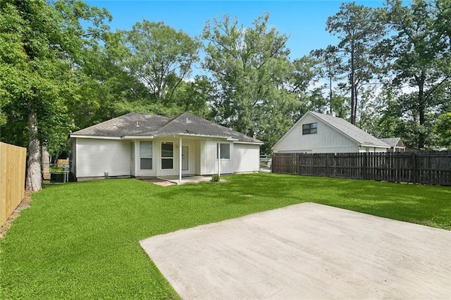1105 Forest Ln, Mandeville, LA 70448 - rear view of property with a patio area