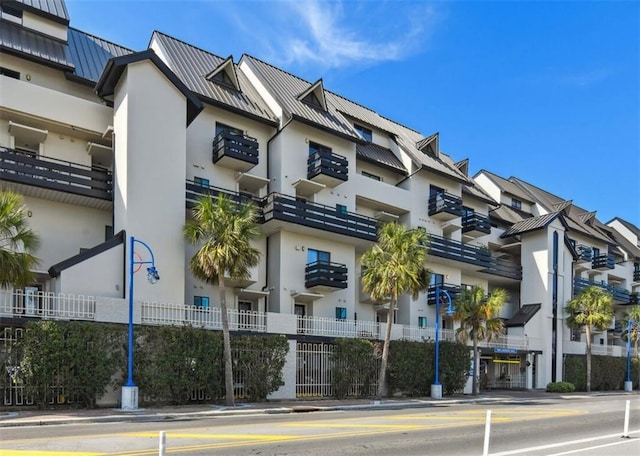 7300 Lakeshore Dr Unit 4, New Orleans, LA 70124 - view of apartment building / complex