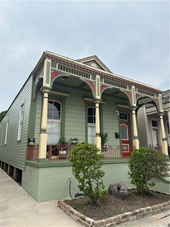 33537 Elmira Ave, New Orleans, LA 70114 - view of front of house featuring a porch