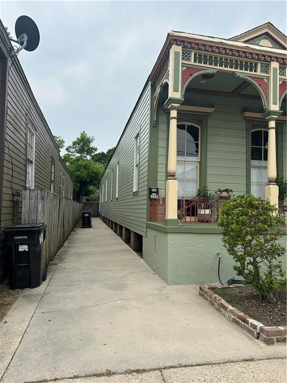 33537 Elmira Ave, New Orleans, LA 70114 - view of side of home