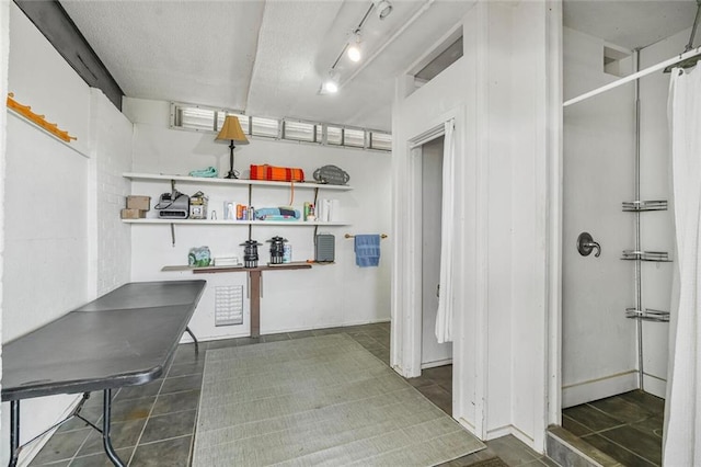 329 Carr Dr, Slidell, LA 70458 - kitchen with a textured ceiling