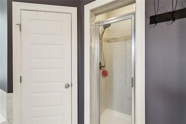 668 Highlands Dr, Slidell, LA 70458 - bathroom featuring a stall shower