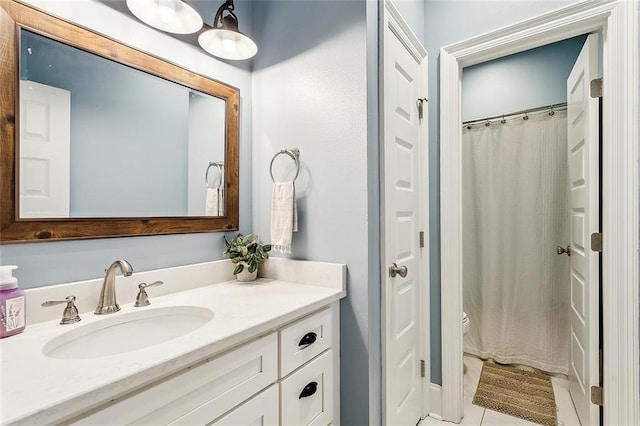 668 Highlands Dr, Slidell, LA 70458 - bathroom featuring vanity, toilet, tile patterned floors, and a shower with curtain
