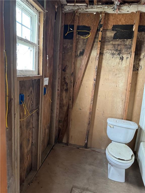 2861 Ridgeway Blvd, New Orleans, LA 70129 - bathroom with toilet