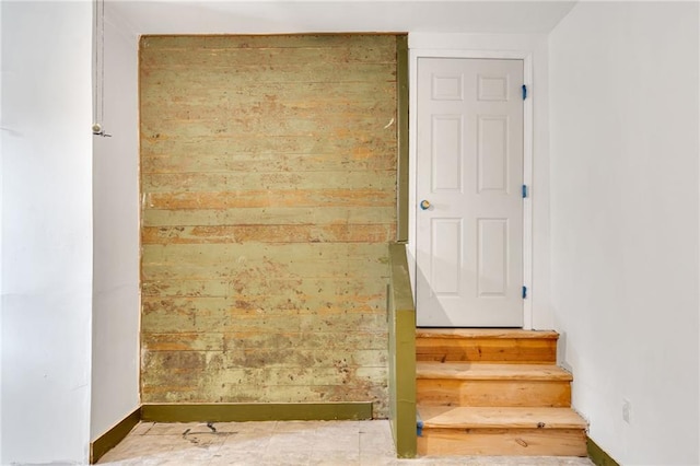8301 Belfast St Unit 8303, New Orleans, LA 70118 - stairway featuring baseboards