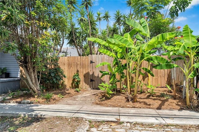 8301 Belfast St Unit 8303, New Orleans, LA 70118 - view of yard