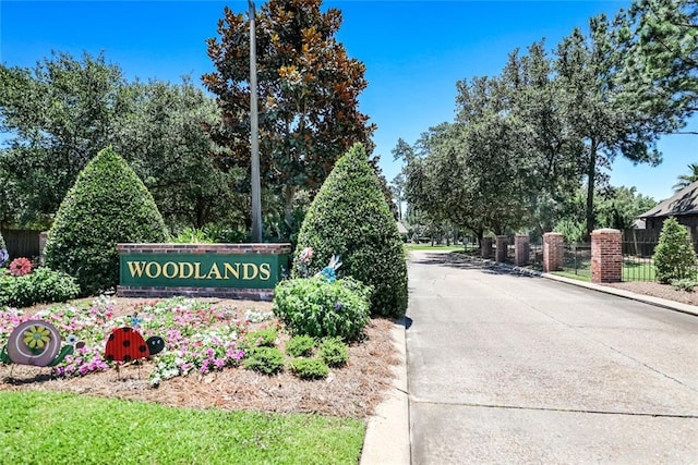 1061 Tallow Tree Dr, Mandeville, LA 70448 - view of community / neighborhood sign