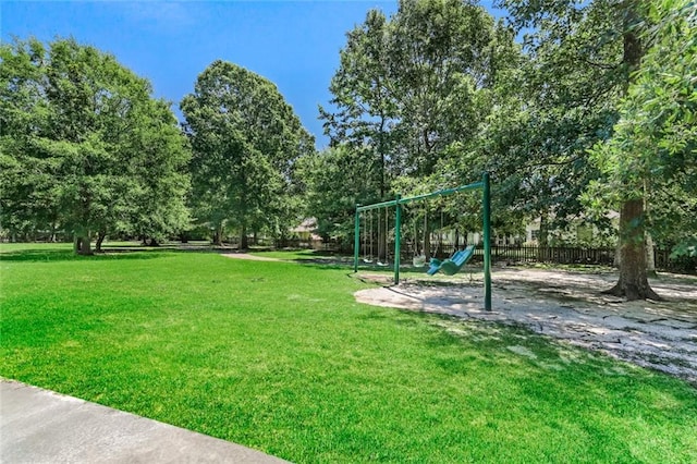 1061 Tallow Tree Dr, Mandeville, LA 70448 - view of yard