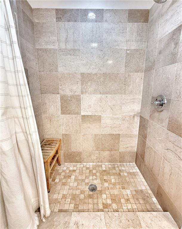 44 Stonebridge Ct, Mandeville, LA 70448 - full bathroom with tiled shower