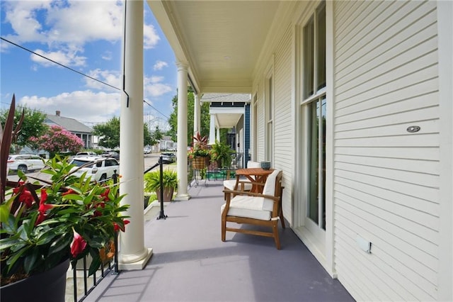 718 Monroe St, Gretna, LA 70053 - view of covered porch