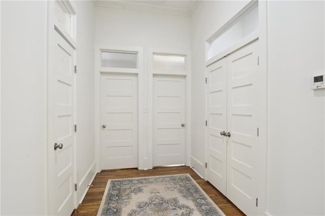 718 Monroe St, Gretna, LA 70053 - foyer entrance featuring dark wood-style floors and crown molding
