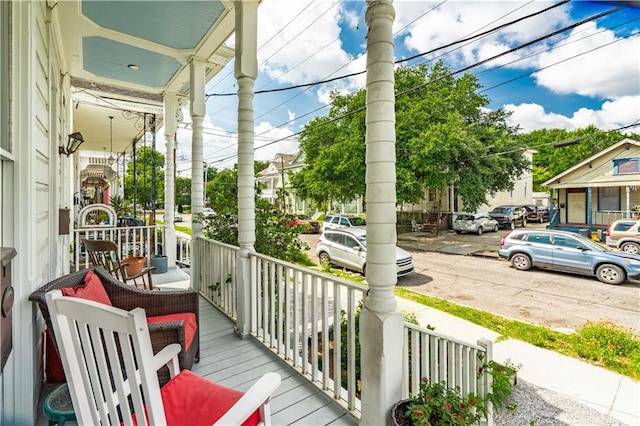 352123 Cleveland Ave, New Orleans, LA 70119 - view of wooden porch