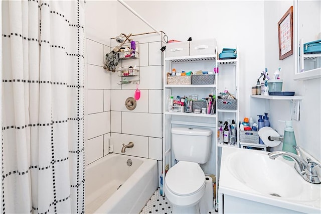 352123 Cleveland Ave, New Orleans, LA 70119 - full bath featuring toilet, shower / bathtub combination with curtain, and vanity