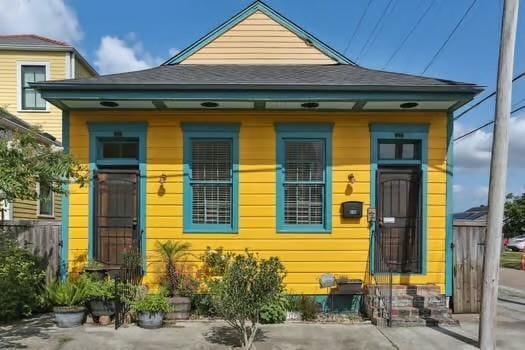 640 Lizardi St, New Orleans, LA 70117 - view of front of house with entry steps