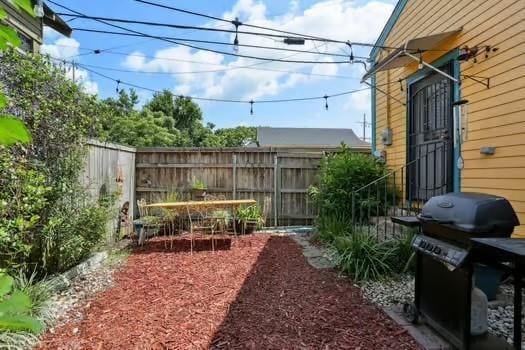 640 Lizardi St, New Orleans, LA 70117 - view of yard