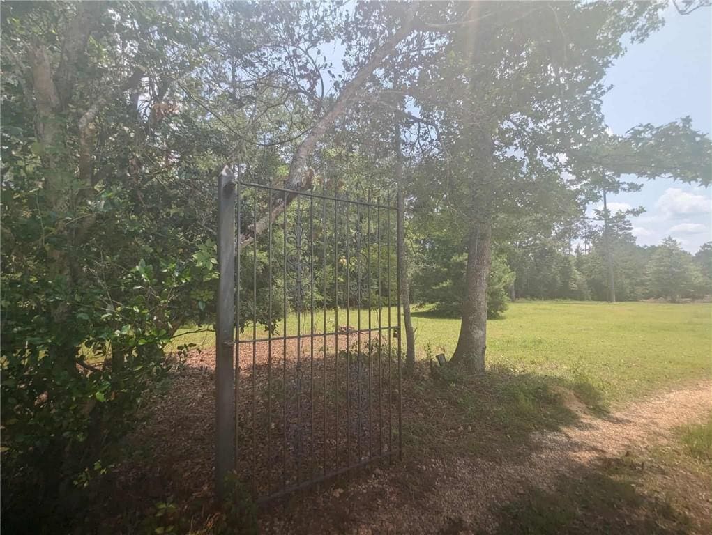 83582 Holliday Rd, Folsom, LA 70437
