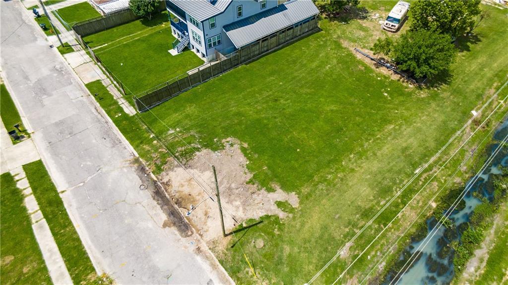 4978 Pecan St, New Orleans, LA 70126