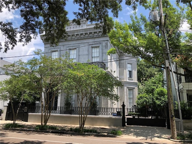 1456 Camp St, New Orleans, LA 70130 - view of front of property