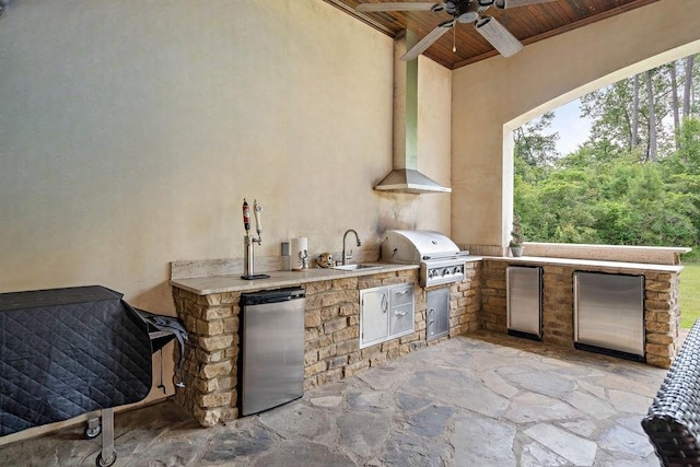 26 Hummingbird Rd, Covington, LA 70433 - view of patio featuring a sink and ceiling fan
