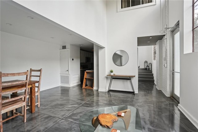 1103 Tchoupitoulas St Unit 102, New Orleans, LA 70130 - building lobby with a high ceiling