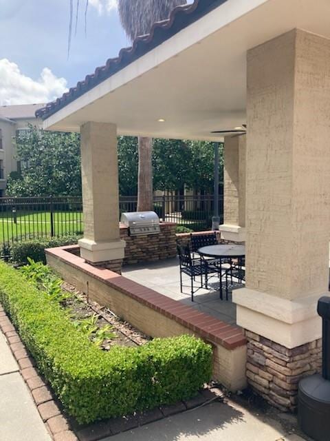 6765 Corporate Blvd Unit 11102, Baton Rouge, LA 70809 - view of patio with outdoor dining area