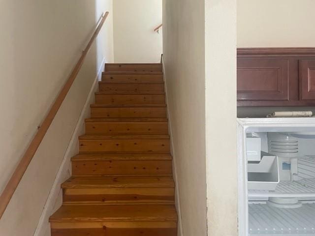 732 S Lopez St, New Orleans, LA 70119 - view of stairway