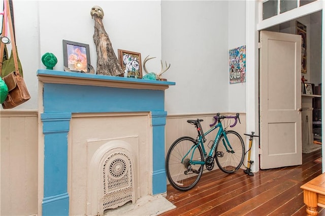 262830 N Rampart St, New Orleans, LA 70117 - detailed view of wainscoting and wood finished floors